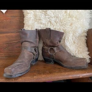 Frye Harness Boot 8R size 8